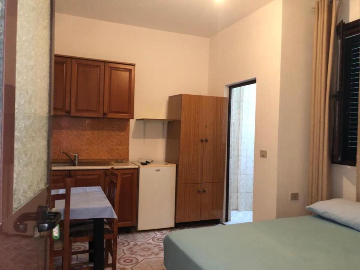 Vila Osmenaj Rent Room Or Apartment Wlora Zewnętrze zdjęcie