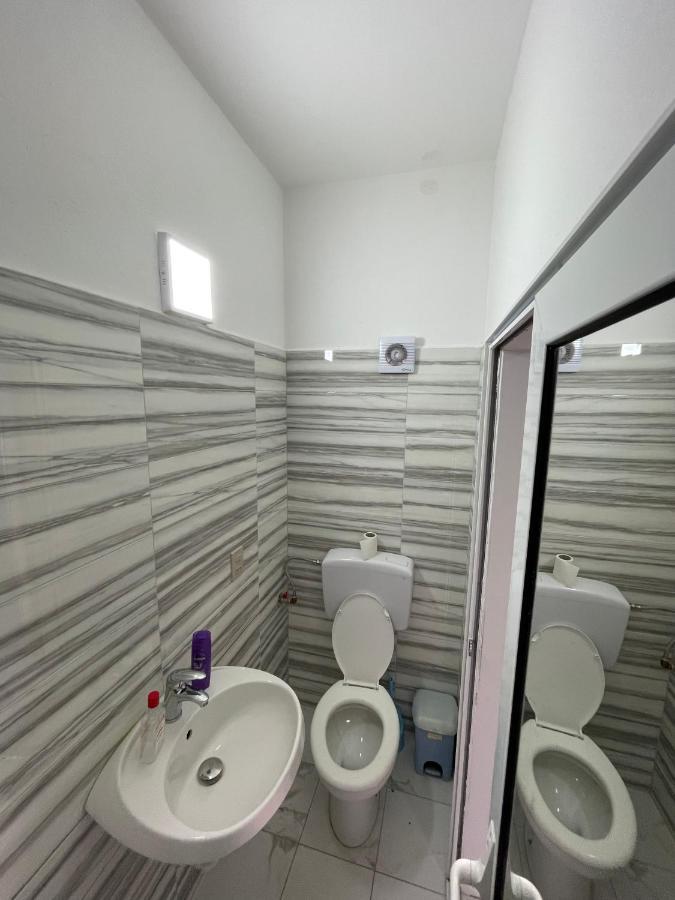 Vila Osmenaj Rent Room Or Apartment Wlora Zewnętrze zdjęcie