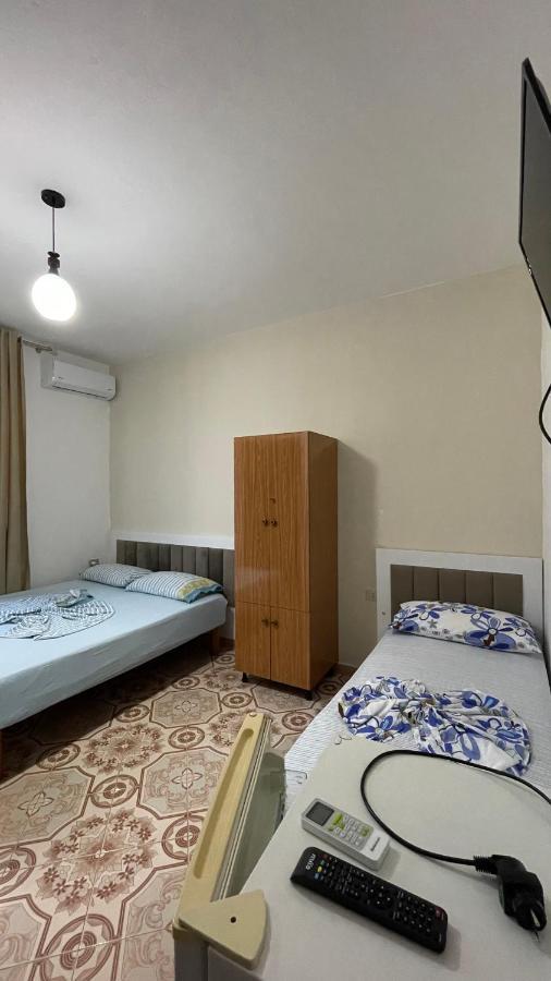Vila Osmenaj Rent Room Or Apartment Wlora Zewnętrze zdjęcie