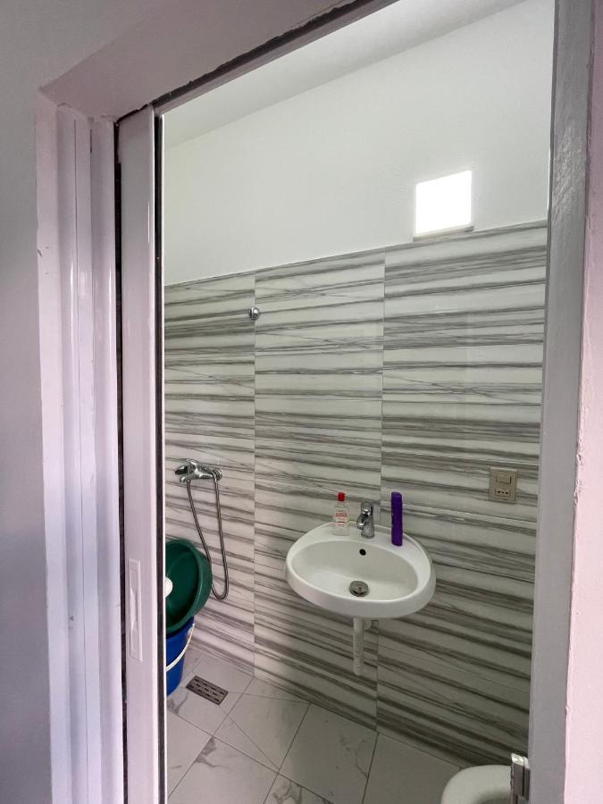 Vila Osmenaj Rent Room Or Apartment Wlora Zewnętrze zdjęcie