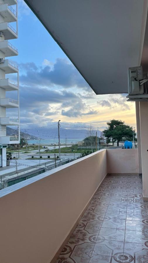 Vila Osmenaj Rent Room Or Apartment Wlora Zewnętrze zdjęcie