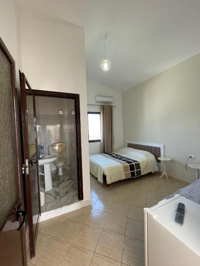Vila Osmenaj Rent Room Or Apartment Wlora Zewnętrze zdjęcie