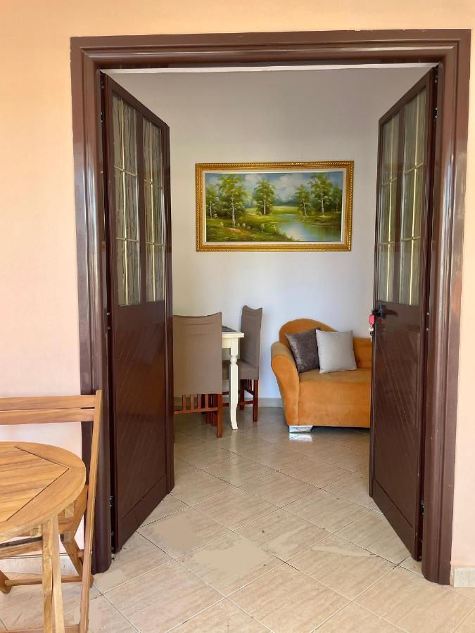 Vila Osmenaj Rent Room Or Apartment Wlora Zewnętrze zdjęcie