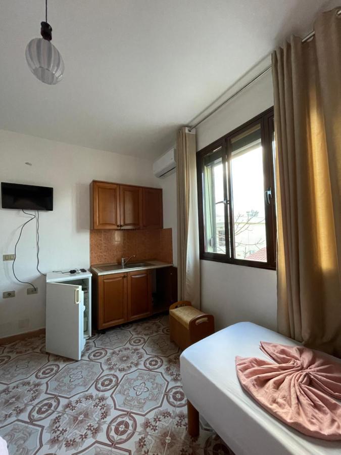 Vila Osmenaj Rent Room Or Apartment Wlora Zewnętrze zdjęcie